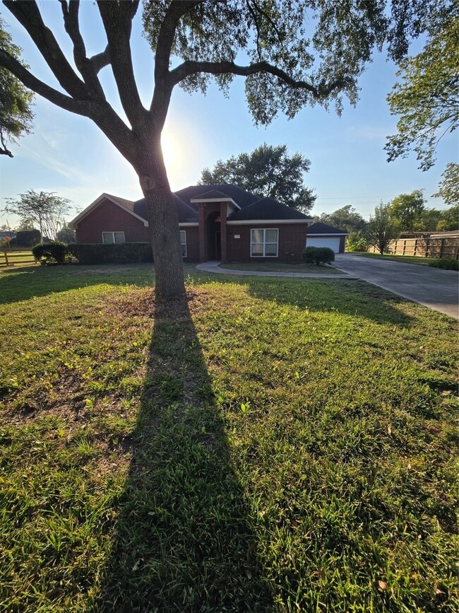 Building Photo - 11207 Iberia Dr