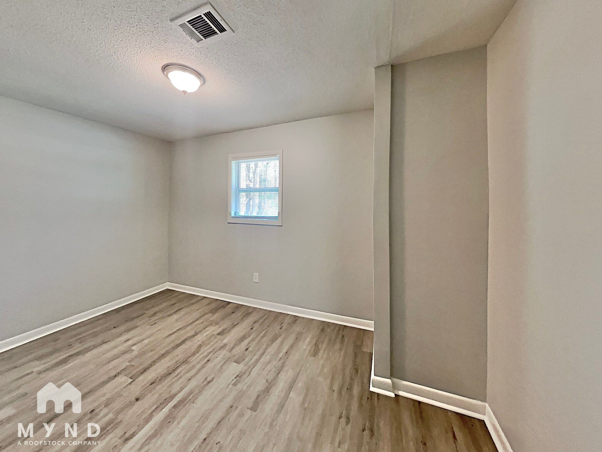 Building Photo - 8989 Leaf Ln