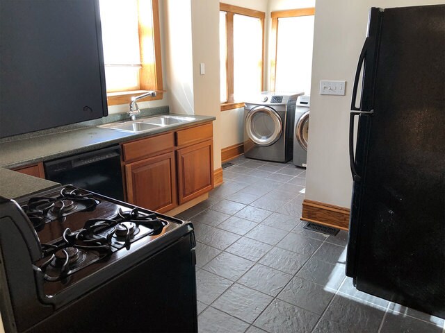 Building Photo - 1715 W Rascher Ave