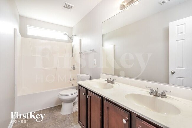 Building Photo - 294 Hartsfield Forest Dr