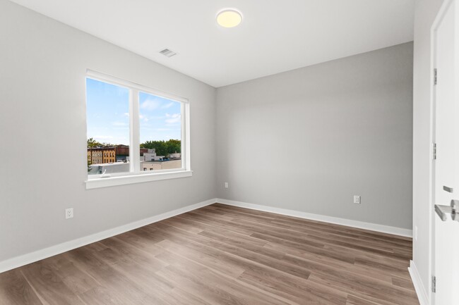 Building Photo - 475 Communipaw Ave