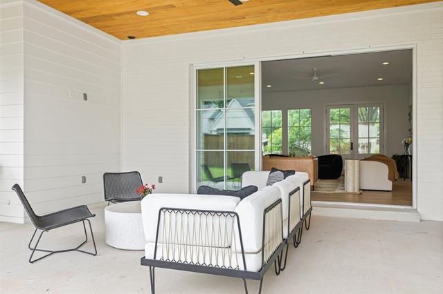 Building Photo - 2212 Ridge Crest Dr