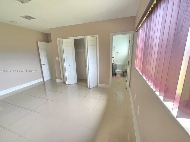Building Photo - 25600 SW 157th Ave