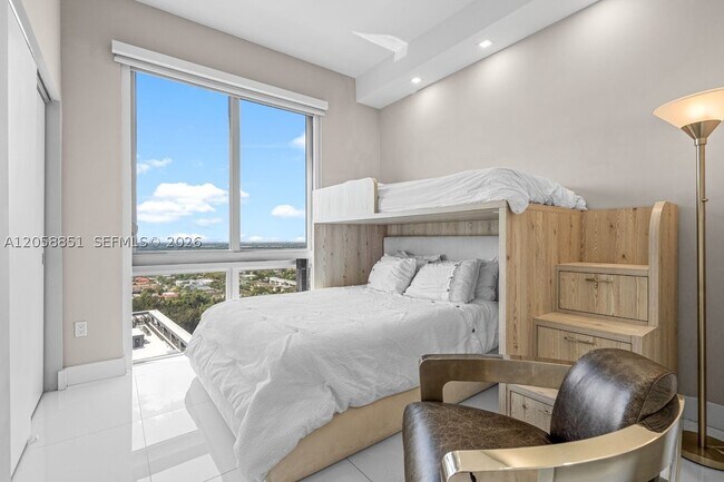 Building Photo - 16385 Biscayne Blvd