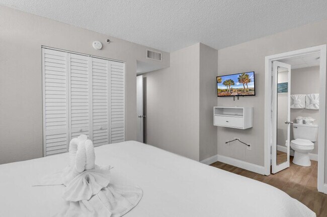 Building Photo - 1700 N Ocean Blvd