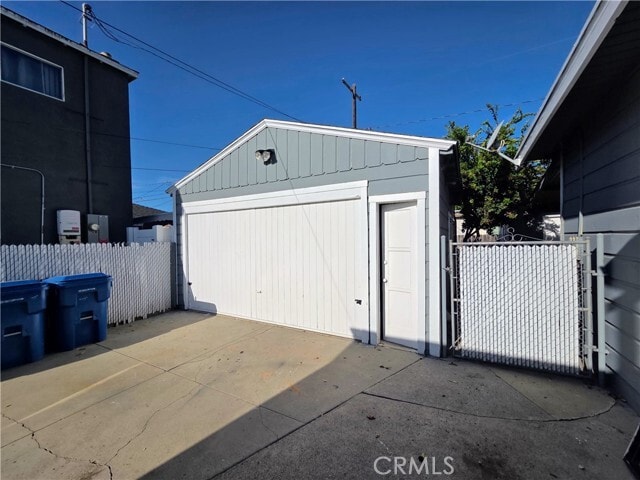 Building Photo - 5589 Lemon Ave