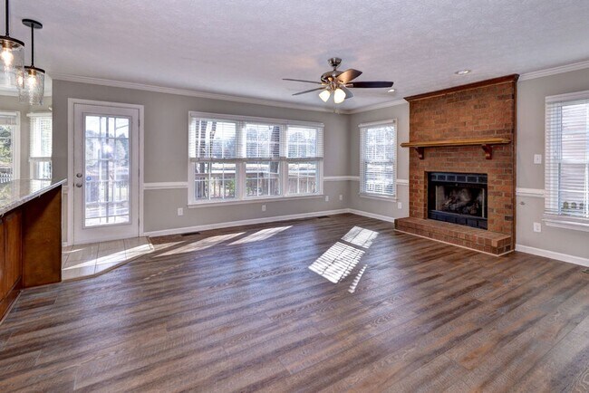 Building Photo - Lovely Home in Seaford