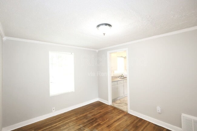 Building Photo - 2405 Bransford Dr