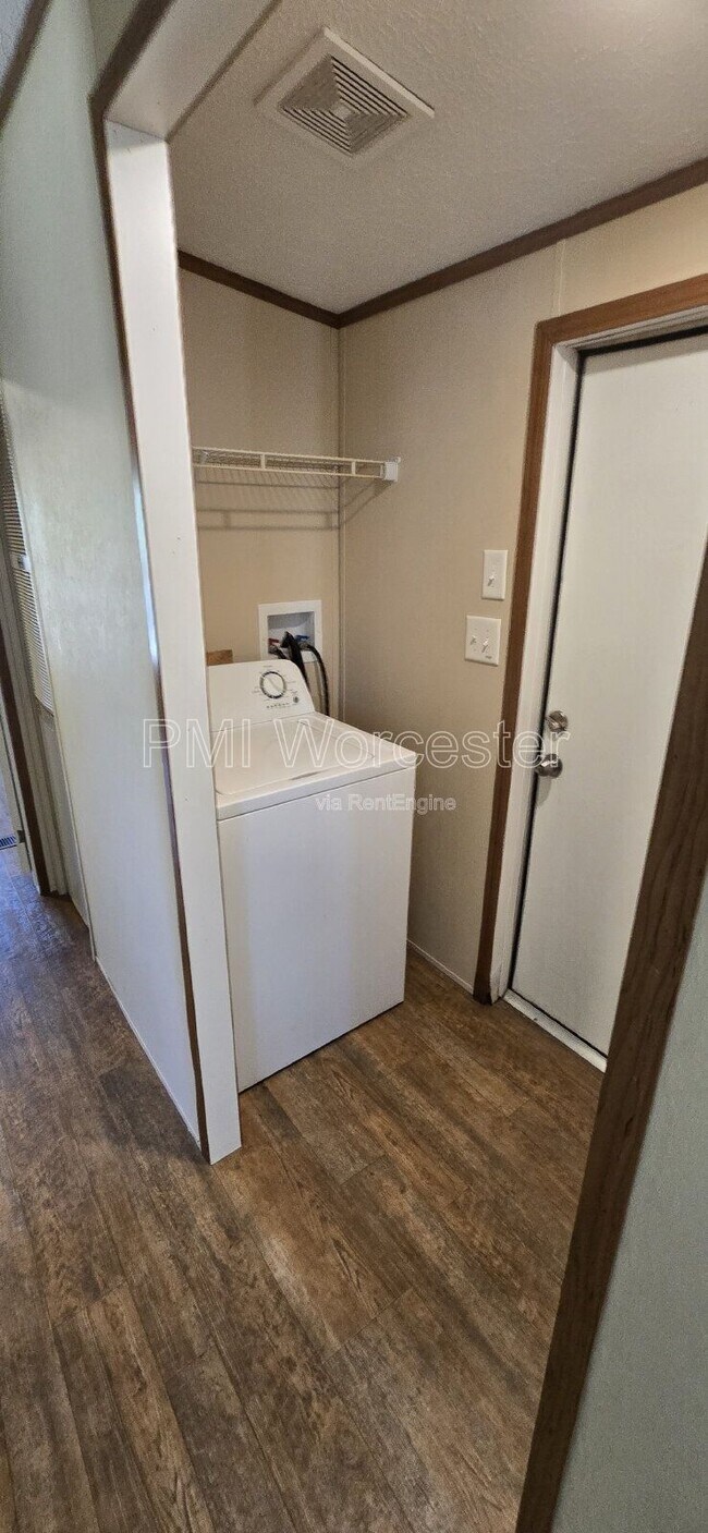 Building Photo - 151 Hartford Tpke