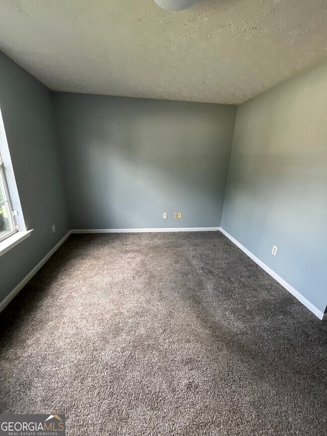Building Photo - 506 Rosewood Cir