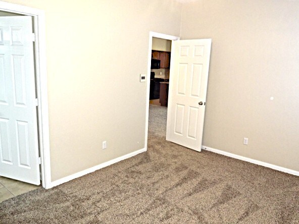 Building Photo - 135 Voyager Cv