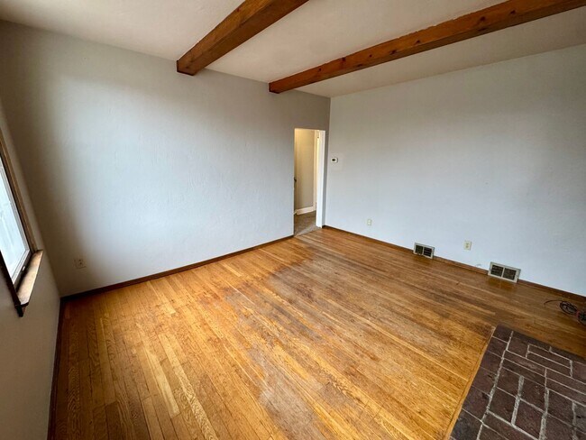 Building Photo - 111 S Ohio St