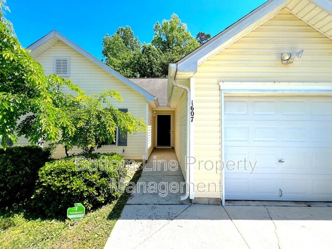 Building Photo - 1607 Eagles Landing Dr