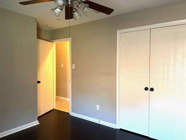 Building Photo - 5707 Onia Ln