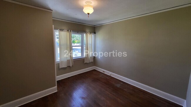 Building Photo - 2024-4624MF
