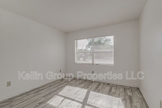 Building Photo - 401 Big Cedar Way
