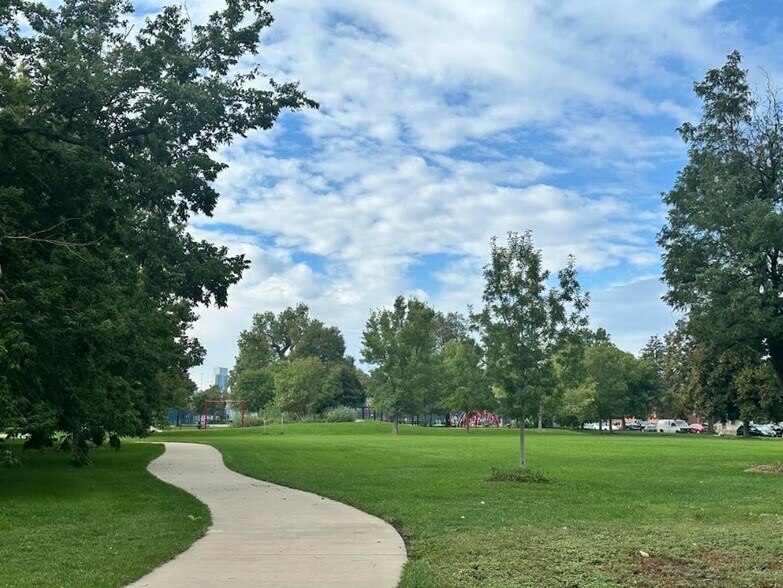 Building Photo - 4739 Pearl St