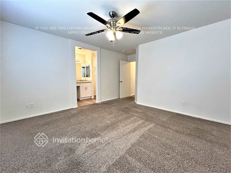 Building Photo - 12014 W Holly St
