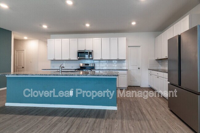 Building Photo - 422 Angel Trumpet Ct