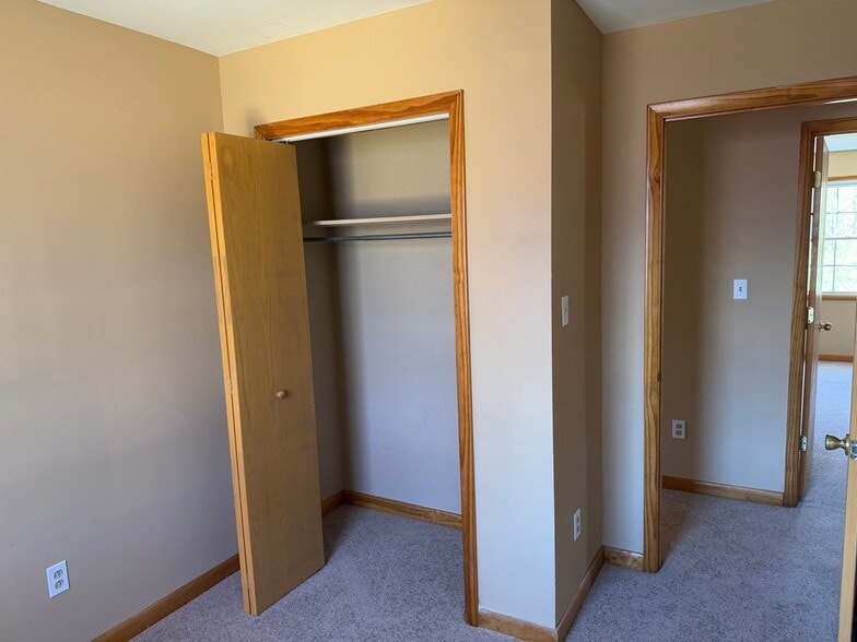 Building Photo - 545 Old Stage Rd