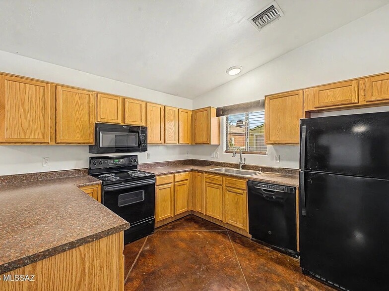 Building Photo - 409 E Geronimo Bluff Loop