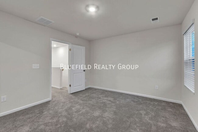 Building Photo - 808 Harper St