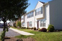 Building Photo - 2 Bedroom Townhouse in Campbell County