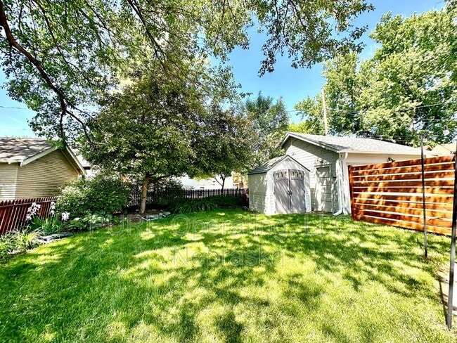 Building Photo - 5724 Rees St