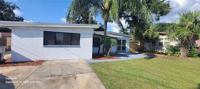 Building Photo - 2027 Bentley St