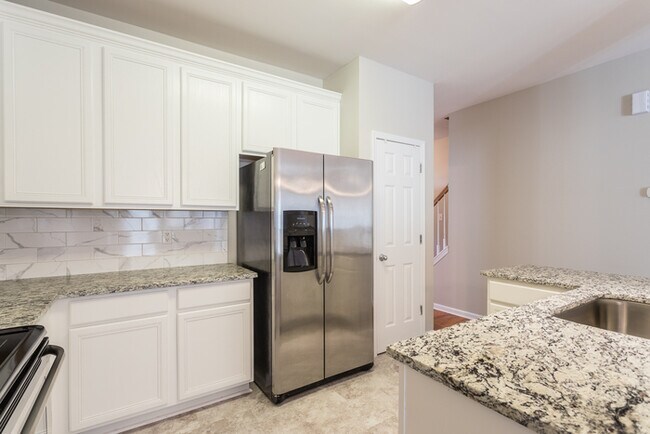 Building Photo - Spacious Wake Forest Town Home For Rent