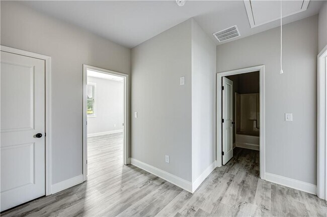 Building Photo - 1008 Flannery Row