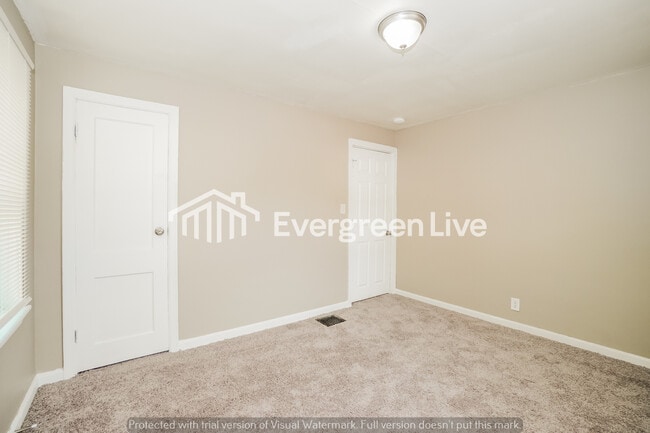 Building Photo - 2468 McGuffey Rd