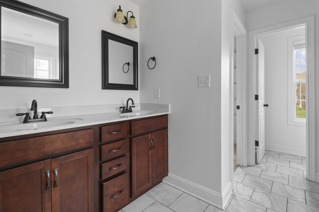 Building Photo - 2588 Hattington Dr