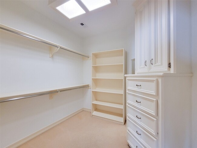 Building Photo - 6304 Pickens St