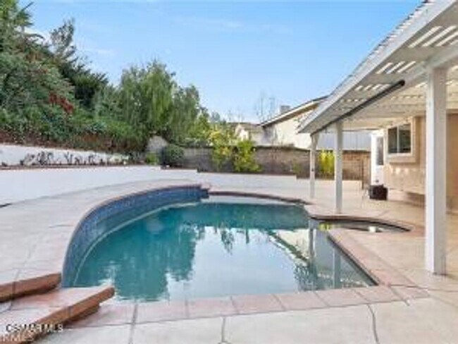 Building Photo - Beautiful 5-Bedroom Home in Westlake Village
