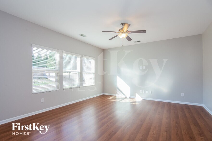Building Photo - 6729 Barefoot Forest Dr