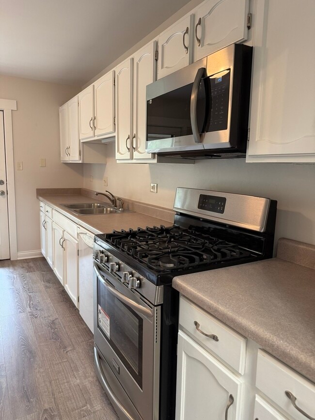 Building Photo - 9204 Drummond Dr