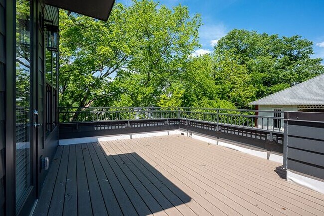 Building Photo - East Nashville Condo at Cleveland Park