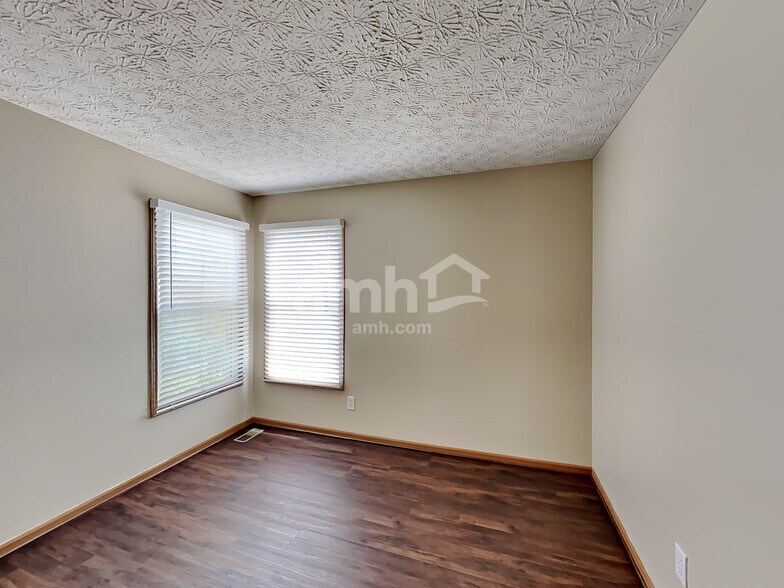 Building Photo - 2649 Cross Creek Ave