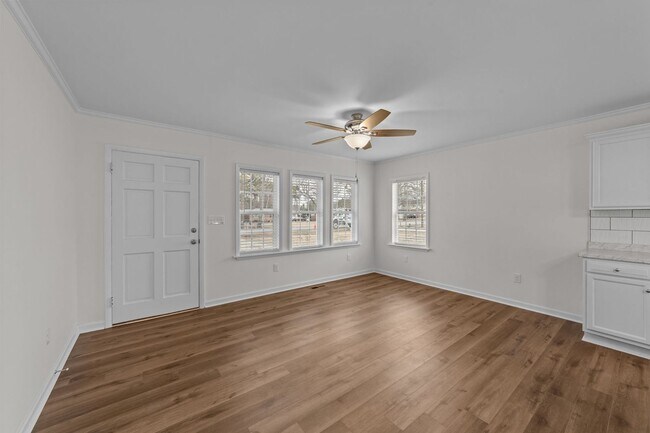 Building Photo - Cozy 3-Bedroom Ranch with Spacious Yard in Smithfield