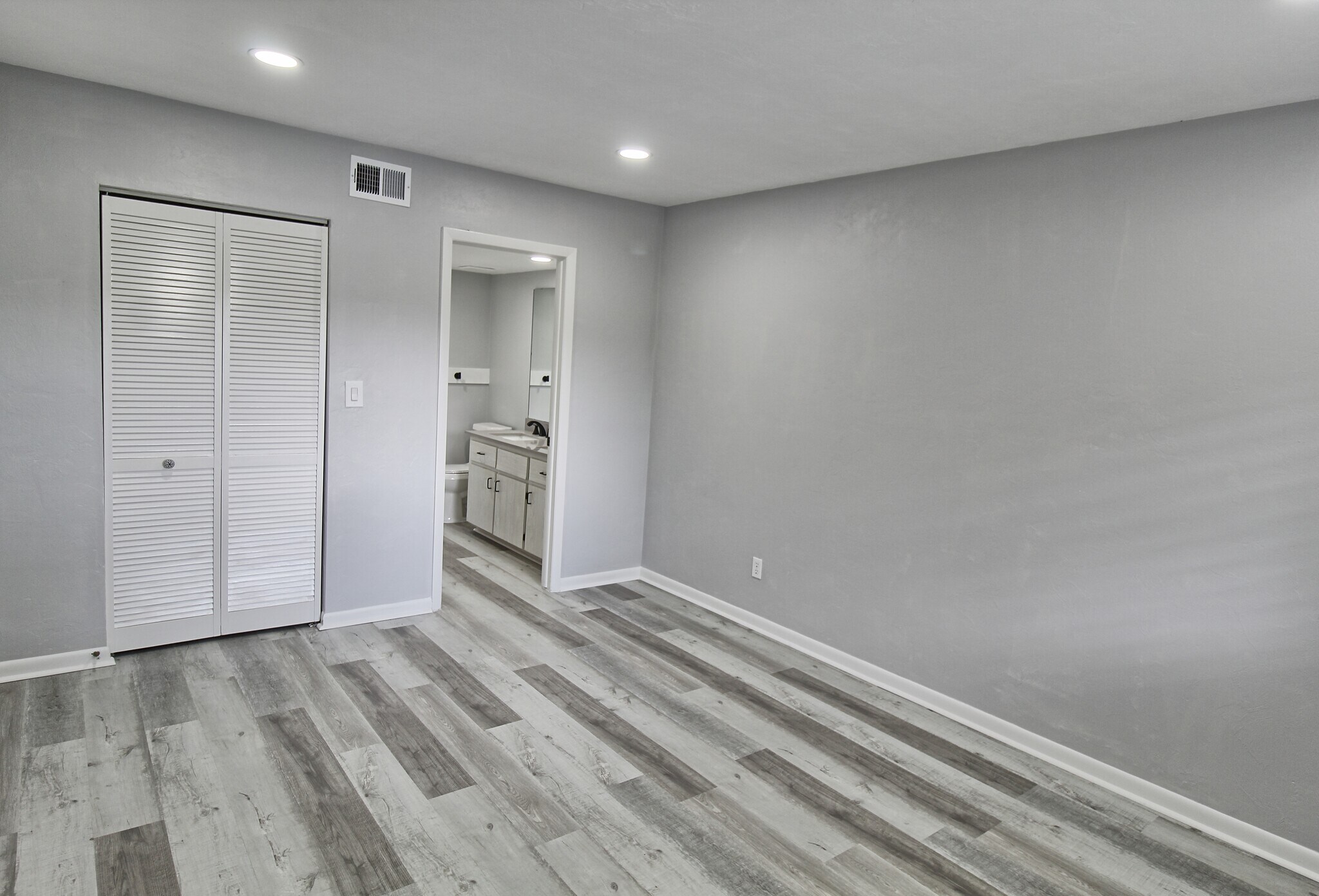 Building Photo - 28160 Pine Haven Way