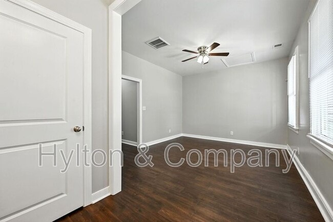 Building Photo - 1718 N 21st St