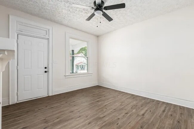 Building Photo - 975-977 Miller Ave