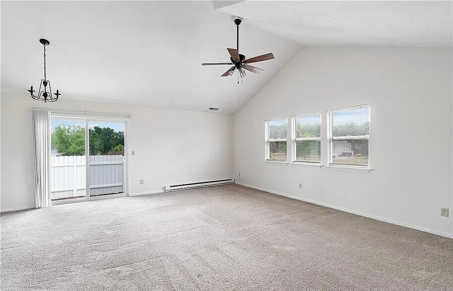 Building Photo - 2012 Rolling Meadows Ln