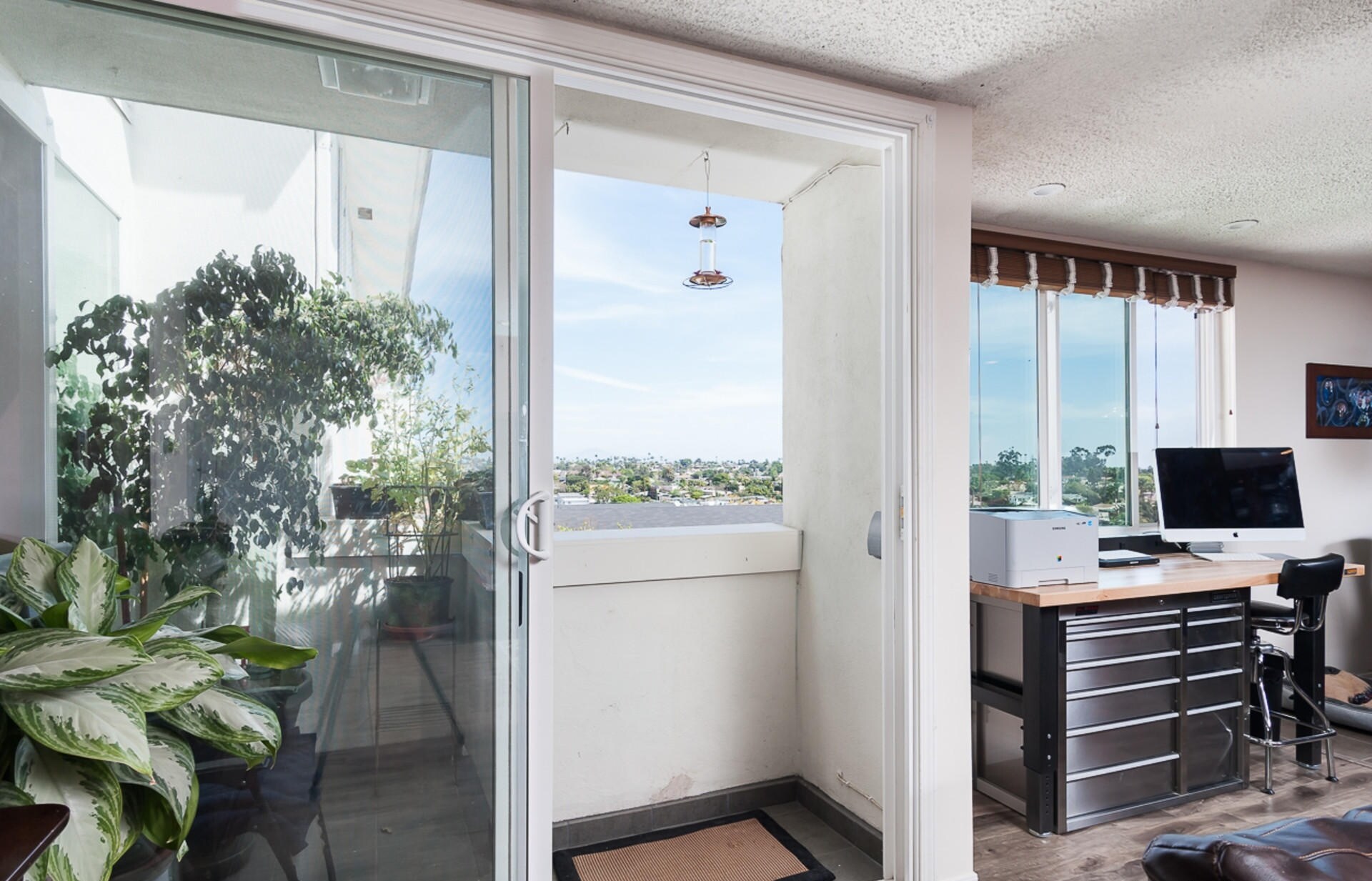 Building Photo - 1907 Robinson Ave