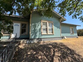 Building Photo - 2025 Morrow Ave