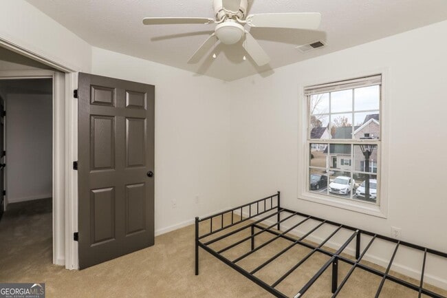 Building Photo - 2555 Flat Shoals Rd