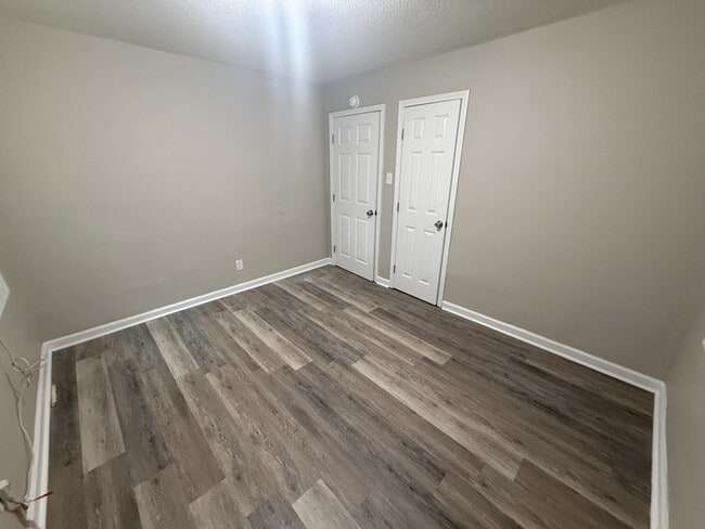 Building Photo - 3042 McAdoo Ave