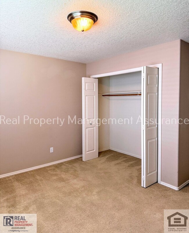 Building Photo - 13611 NW Stonebridge Dr