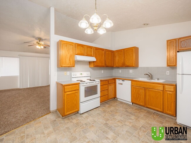 Building Photo - 15313 E Mission Ave